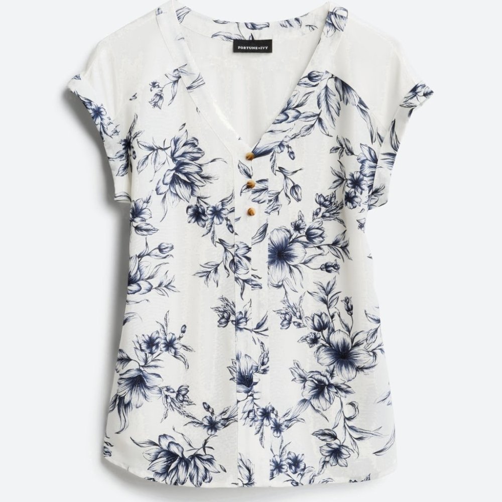 FORTUNE + IVY Joanna Natural Button Mixed Material Top